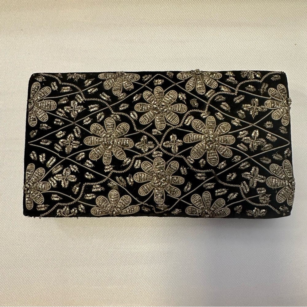Vintage 1940s Velvet and Metallic Embroidered Clutch – Made in Indian